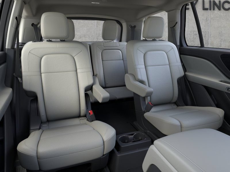 New 2026 Lincoln Aviator Reserve w/ Jet Appearance Package AWD/4WD image 11