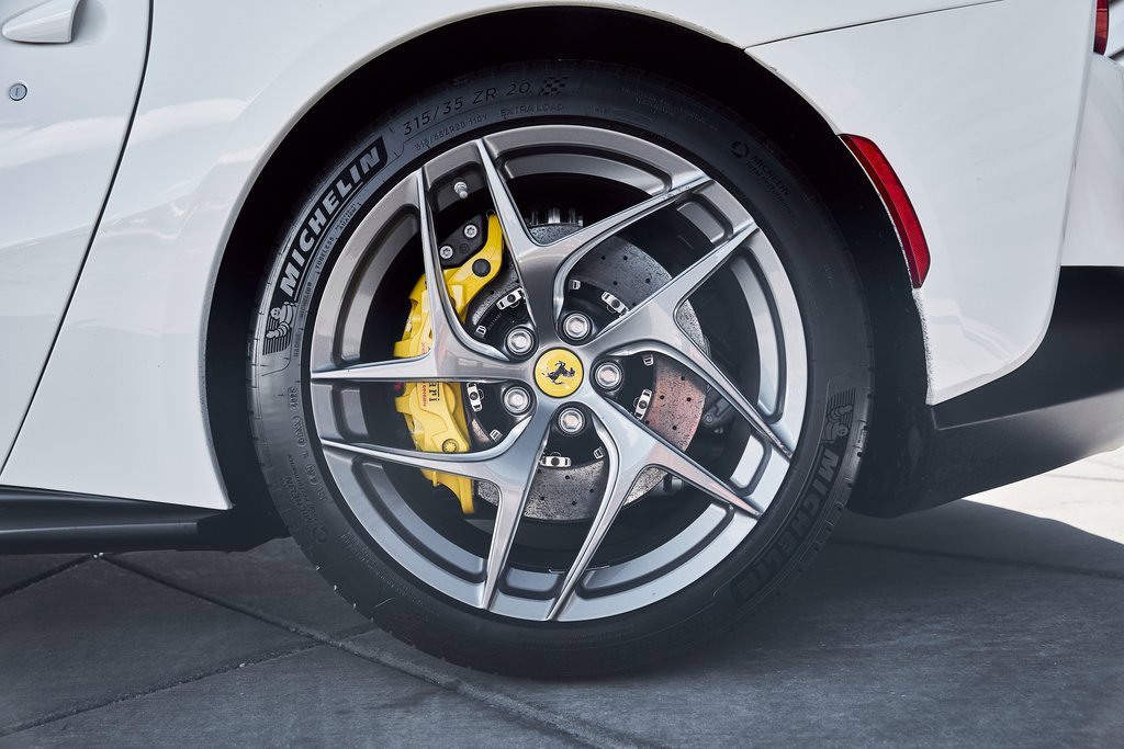 Used 2019 Ferrari 812 Superfast image 17