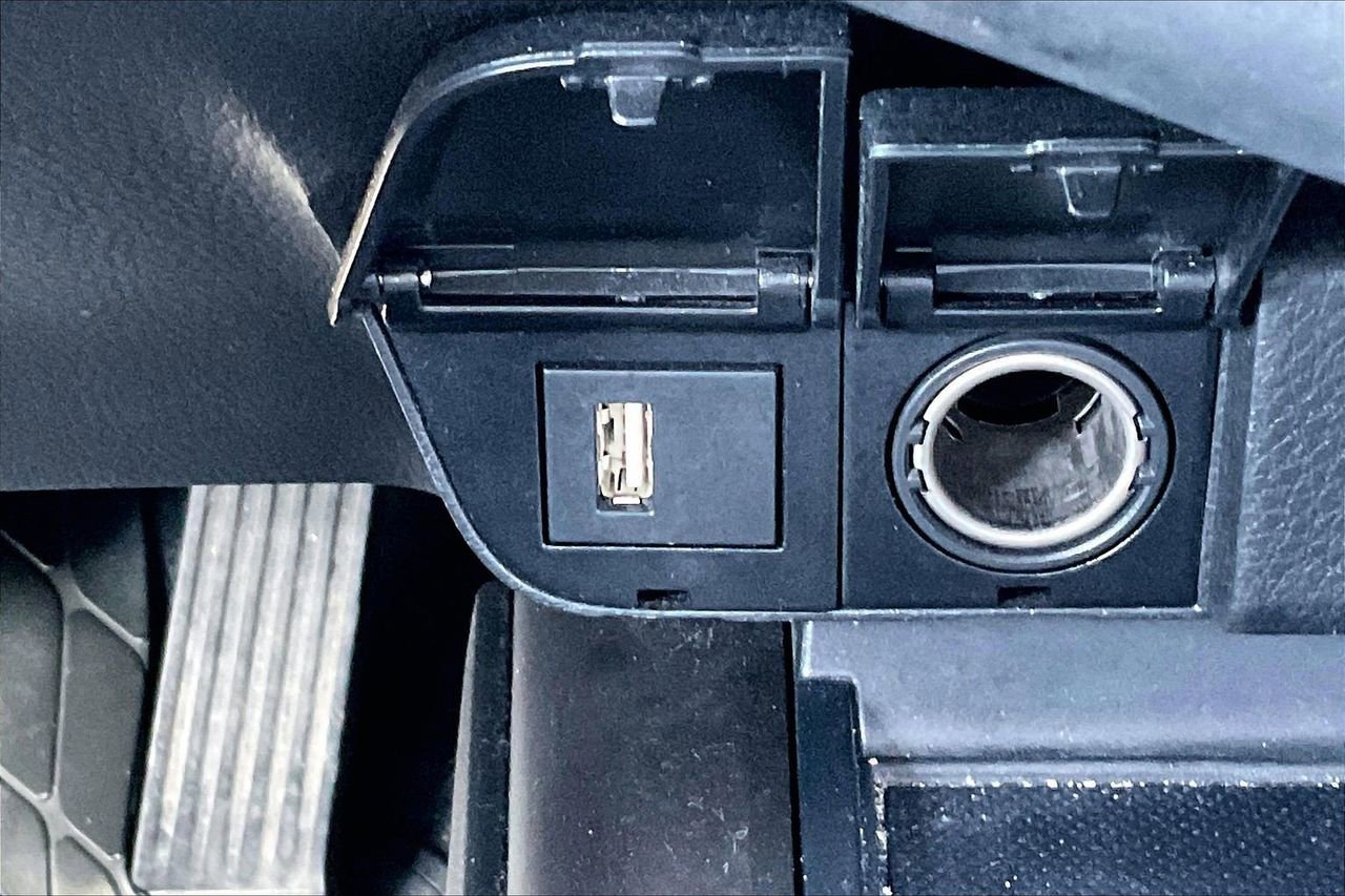 Used 2021 Toyota Camry LE image 16