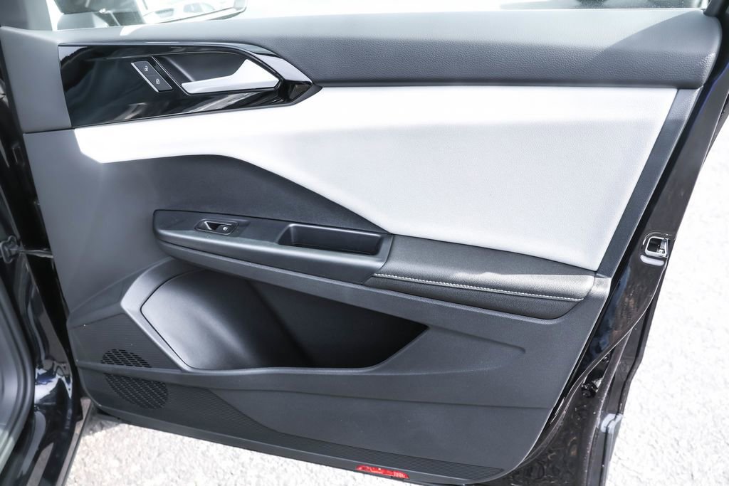 New 2025 Volkswagen Taos S image 43