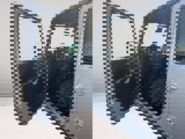 Used 2017 Jeep Wrangler Unlimited Rubicon w/ Cold Weather Group image 16