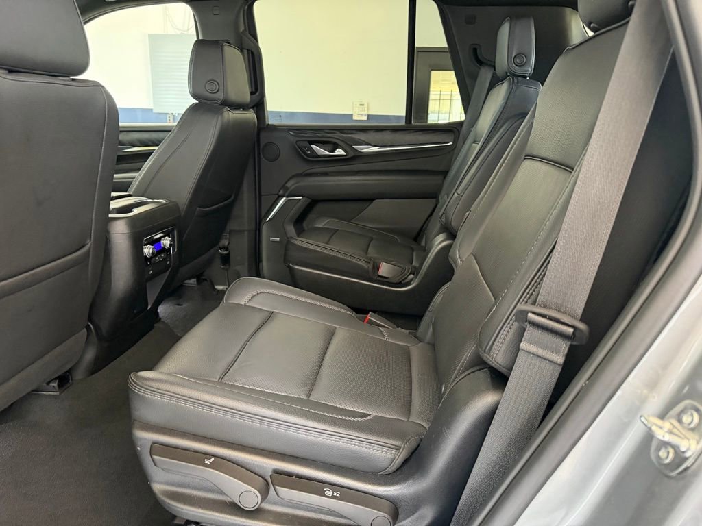 Used 2023 GMC Yukon Denali image 32