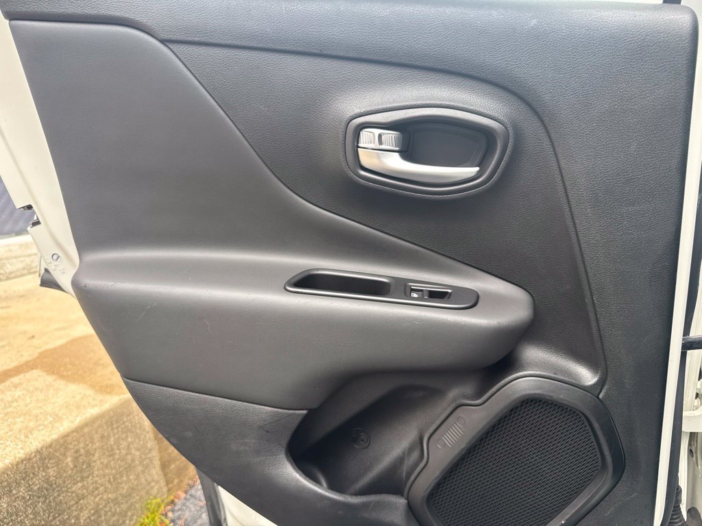 Used 2020 Jeep Renegade Limited w/ UConnect 8.4 Nav Group AWD/4WD image 51