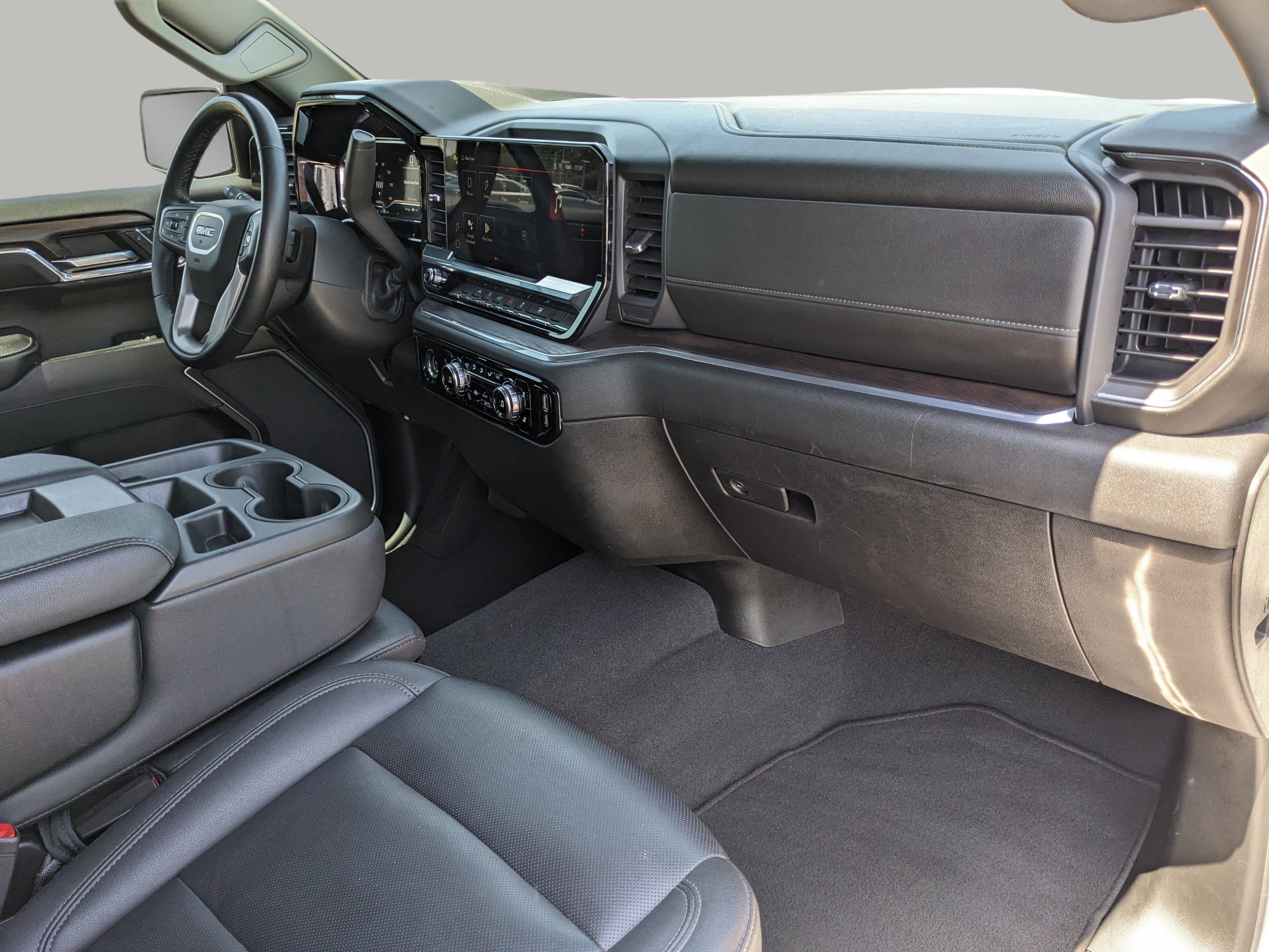 Used 2024 GMC Sierra 1500 SLT RWD image 12