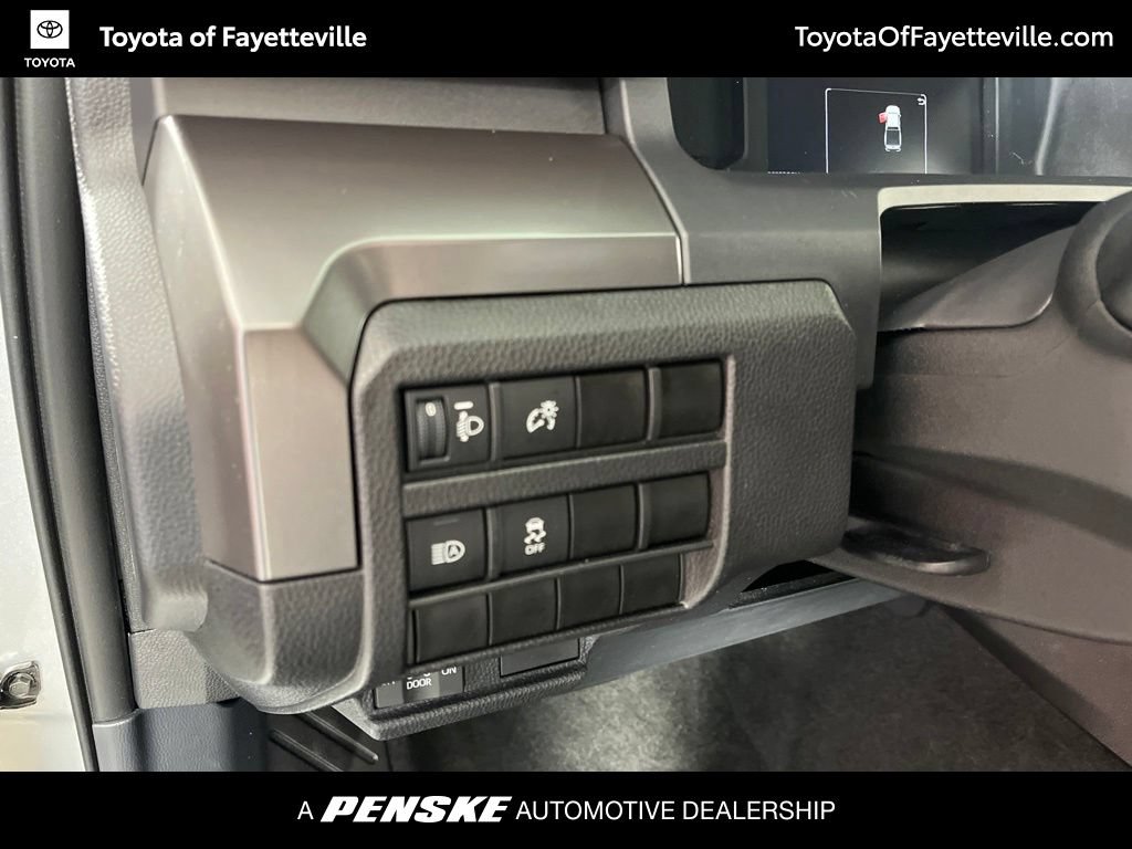 Certified 2024 Toyota Tacoma SR5 AWD/4WD image 27