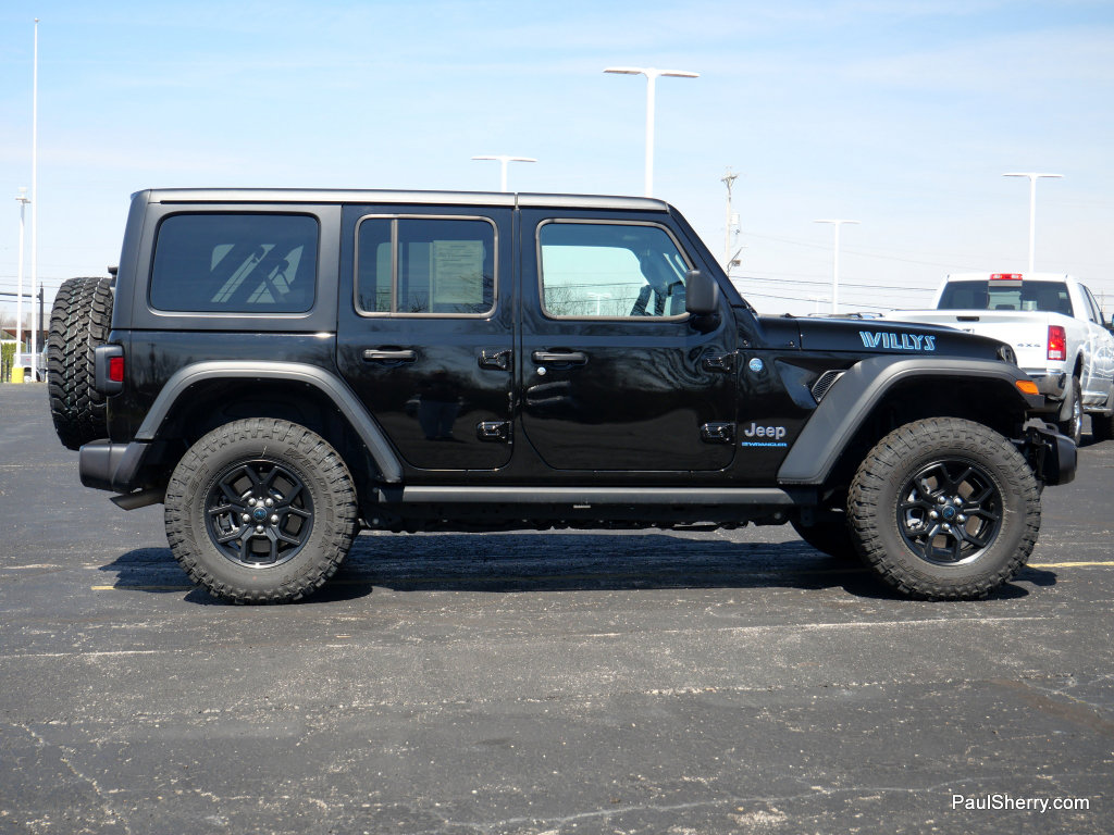 Used 2025 Jeep Wrangler Willys image 12