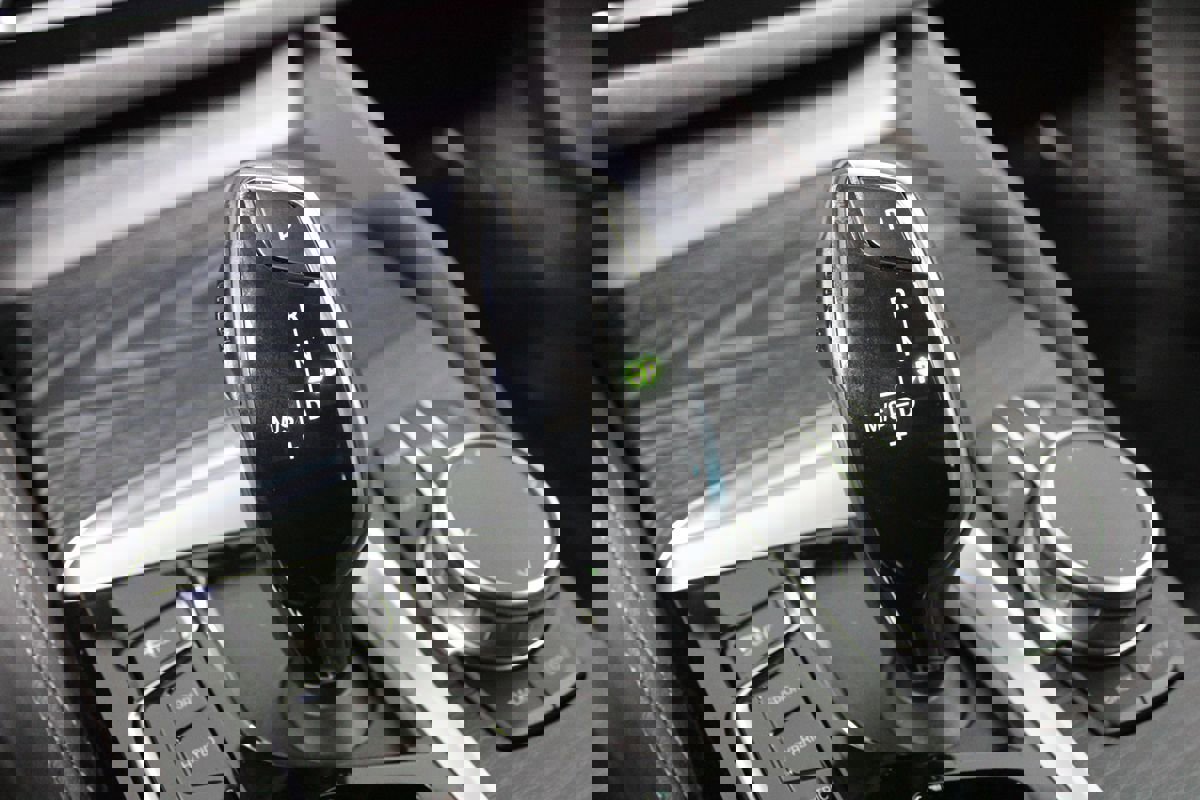 Used 2023 BMW 530e 530e w/ M Sport Package image 11