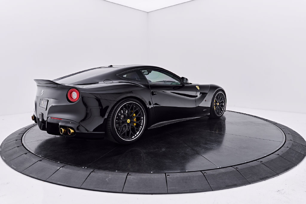 Used 2015 Ferrari F12 Berlinetta RWD image 19