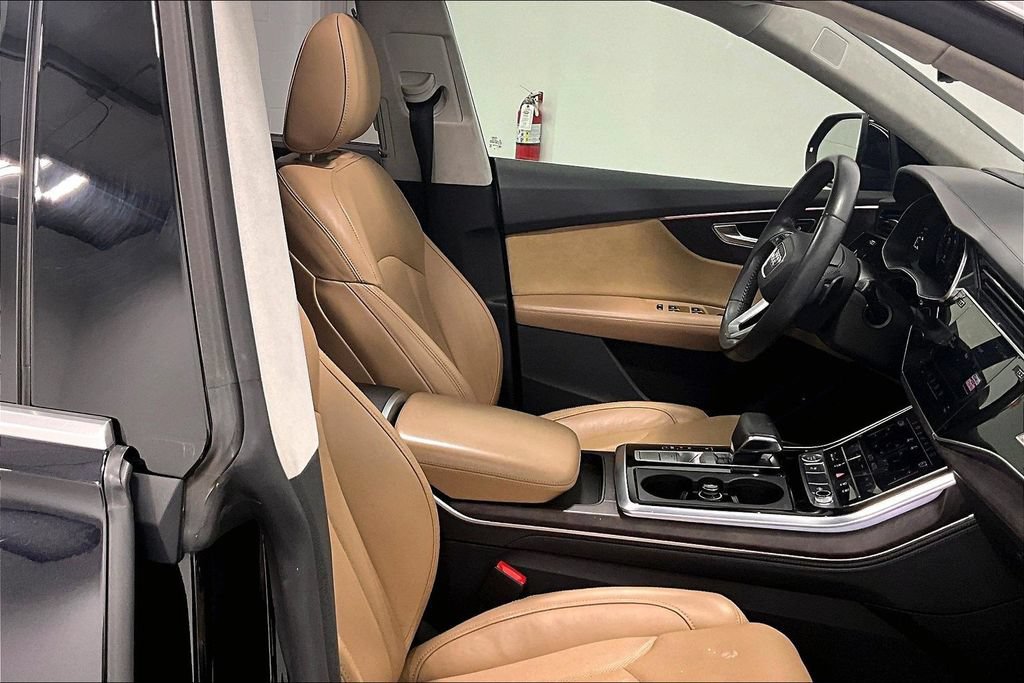 Used 2019 Audi Q8 Prestige AWD/4WD image 7