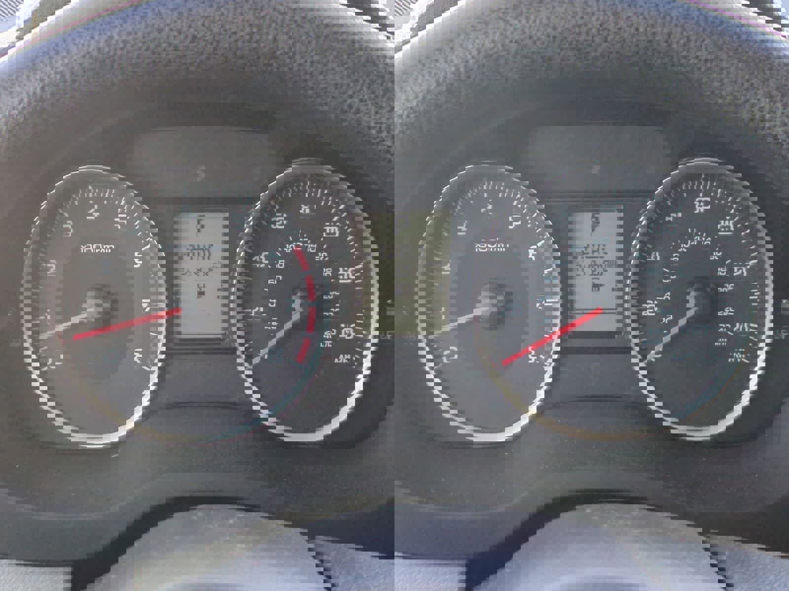 Used 2018 Subaru Forester 2.5i Premium w/ All-Weather Package image 32