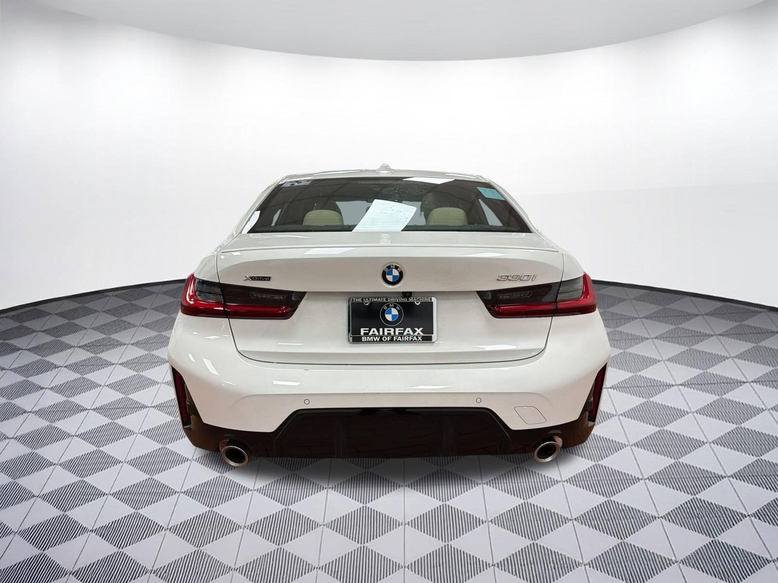 Certified 2025 BMW 330i xDrive Sedan AWD/4WD image 9