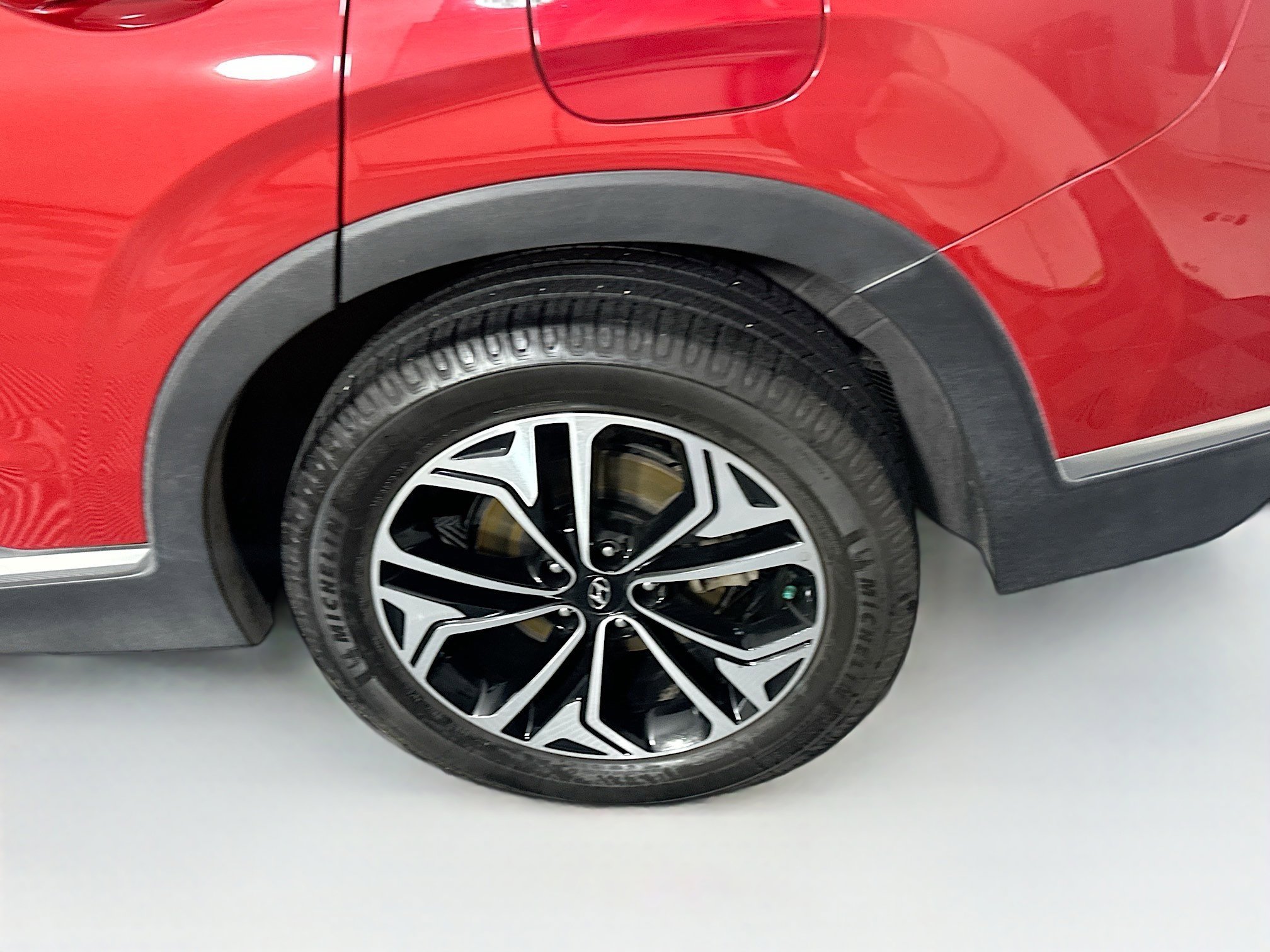 Used 2019 Hyundai Santa Fe Limited FWD image 11