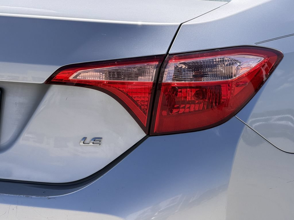 Used 2018 Toyota Corolla LE FWD image 10