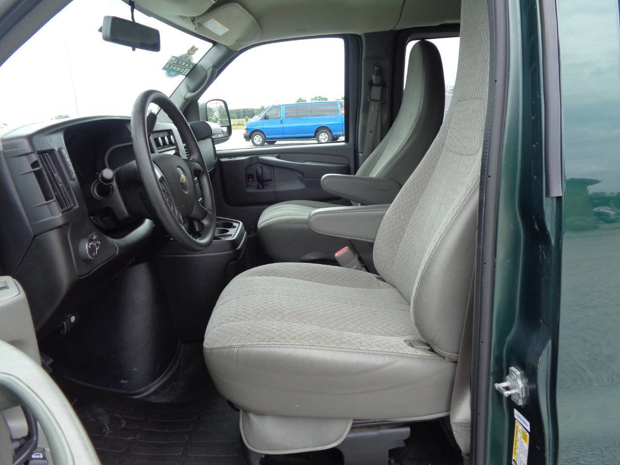 Used 2014 Chevrolet Express 3500 LT w/ LT Preferred Equipment Group image 21