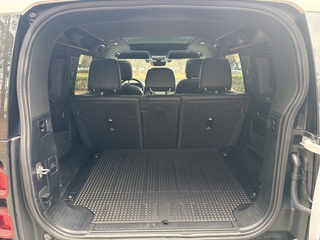 Used 2023 Land Rover Defender 110 S image 23