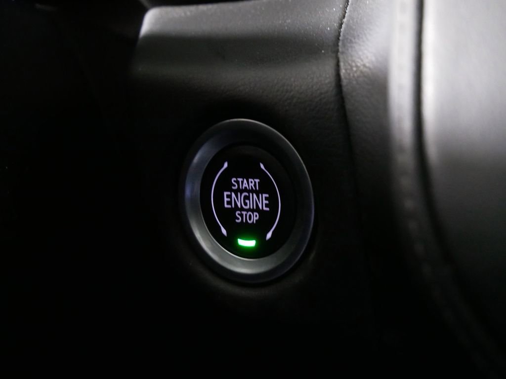 Used 2022 Chevrolet Tahoe Z71 w/ Luxury Package AWD/4WD image 28