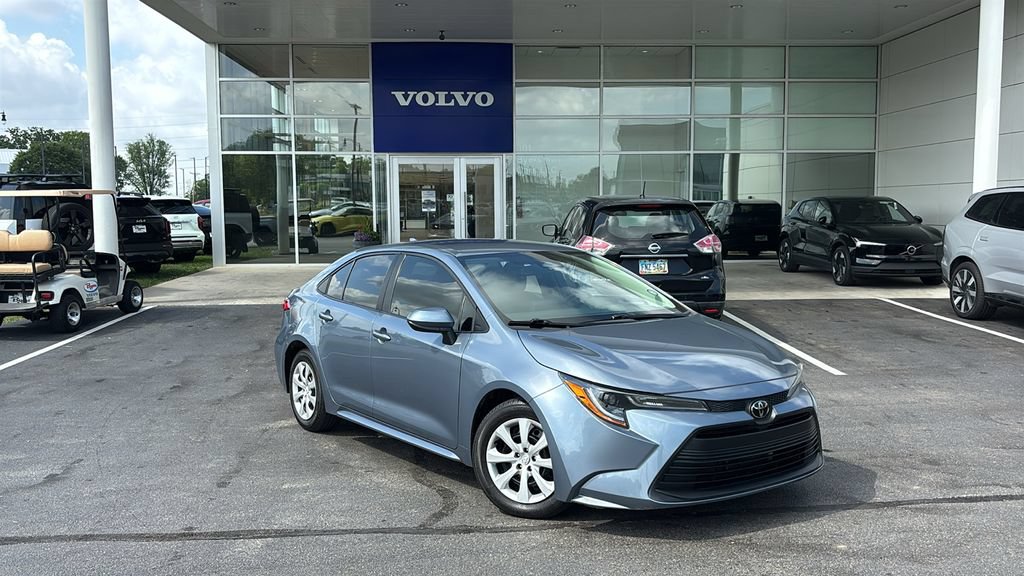 Used 2024 Toyota Corolla LE FWD image 2