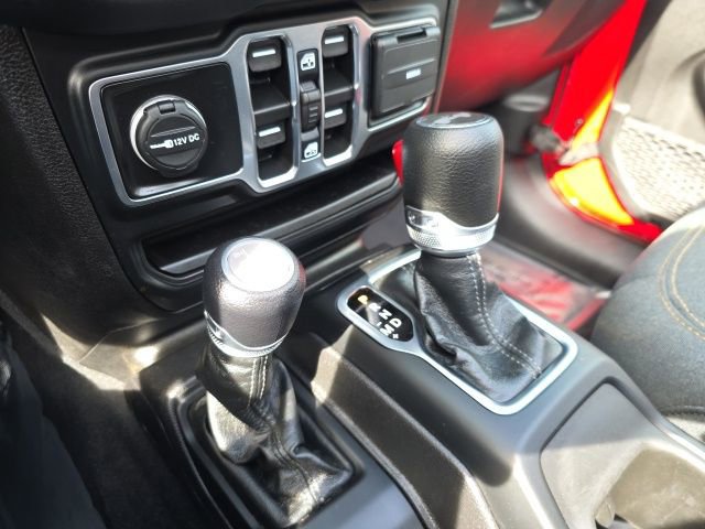 Used 2025 Jeep Wrangler Unlimited Sahara w/ Safety Group image 32