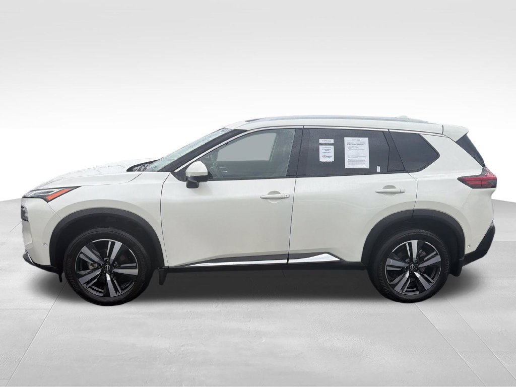 Used 2023 Nissan Rogue Platinum w/ Platinum Premium Package FWD image 3