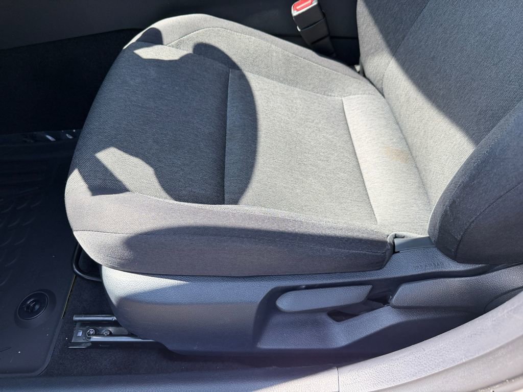 Used 2025 Toyota Camry LE FWD image 25