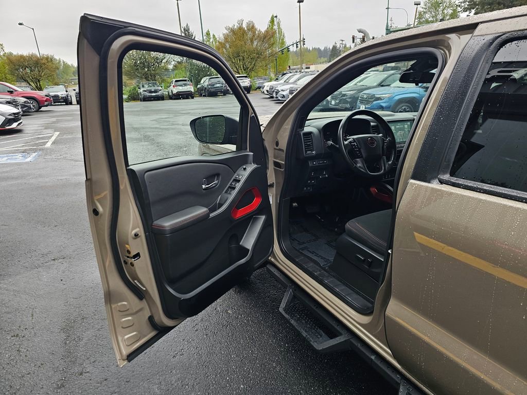 Used 2024 Nissan Frontier PRO-4X w/ Pro Convenience Package AWD/4WD image 19