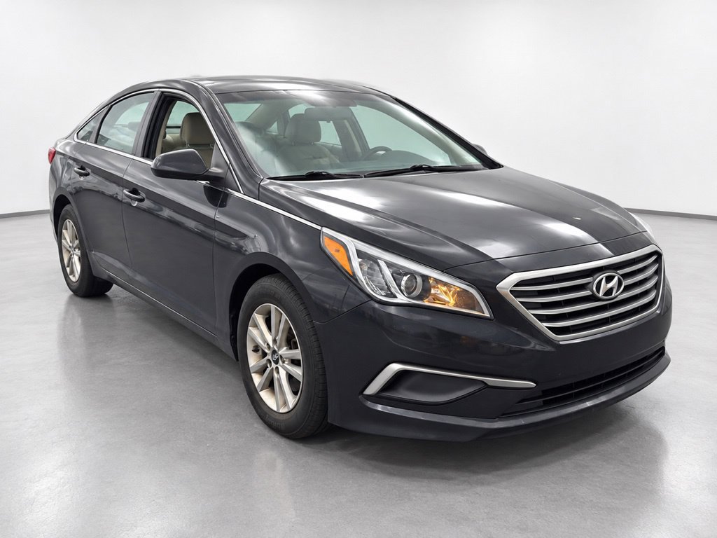 Used 2017 Hyundai Sonata SE FWD image 4