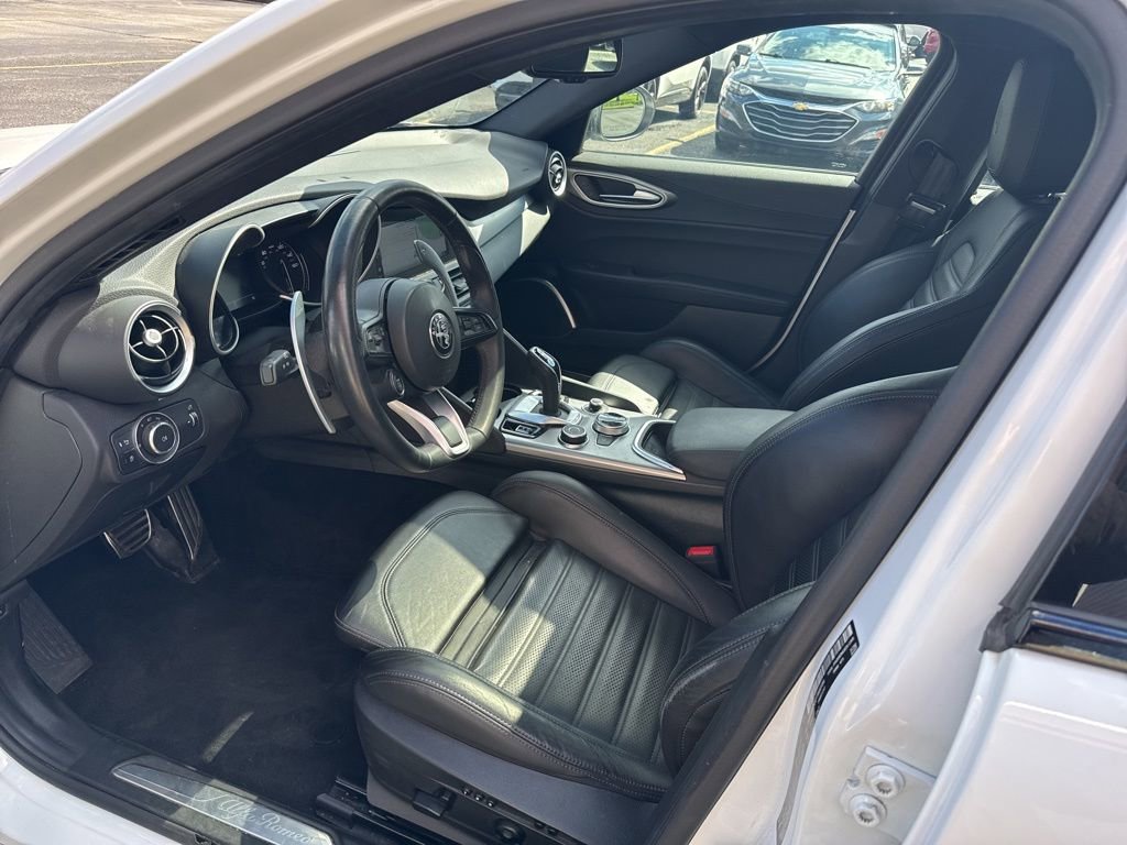 Used 2023 Alfa Romeo Giulia Veloce image 21