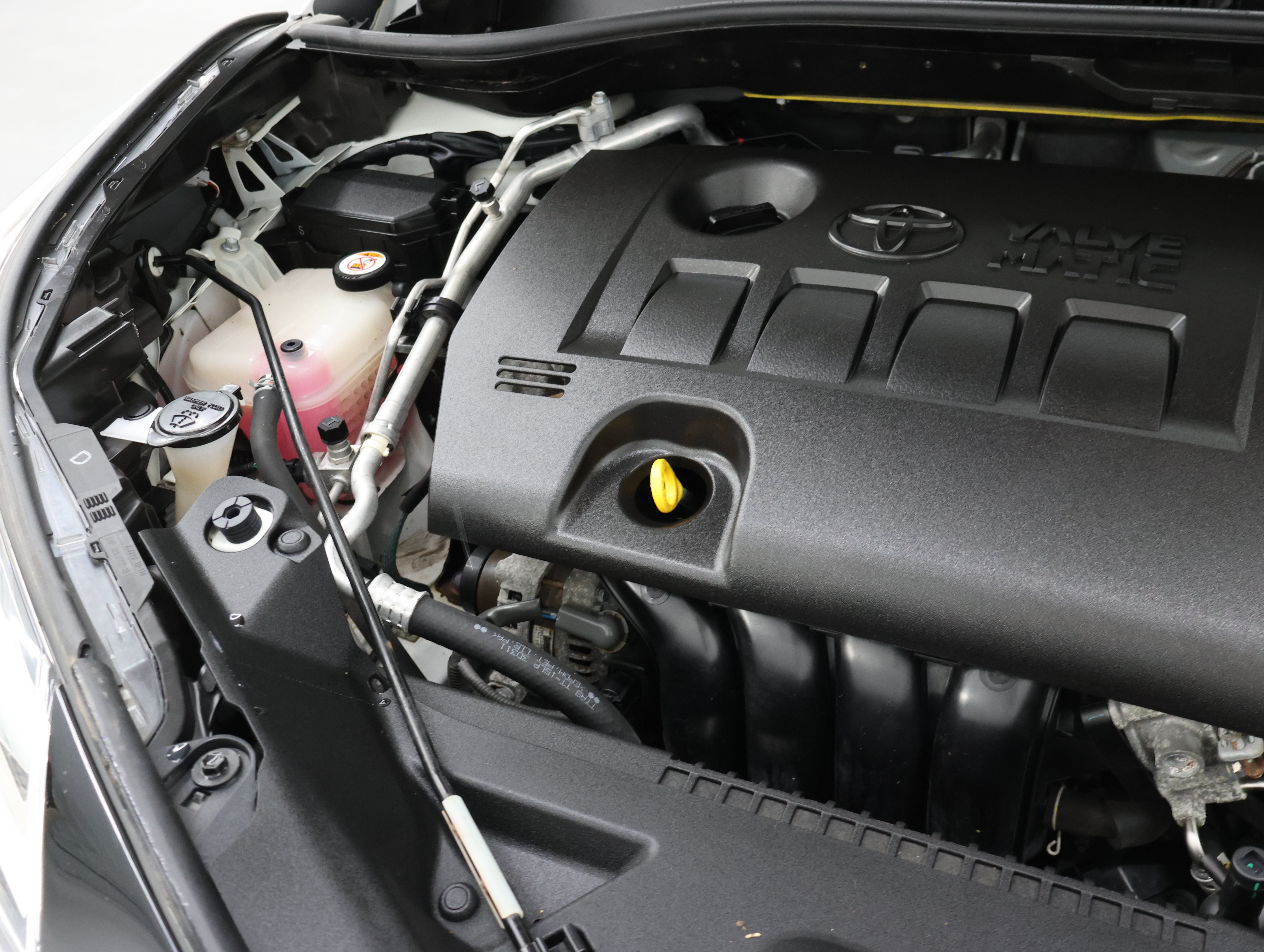 Used 2020 Toyota C-HR XLE FWD image 18