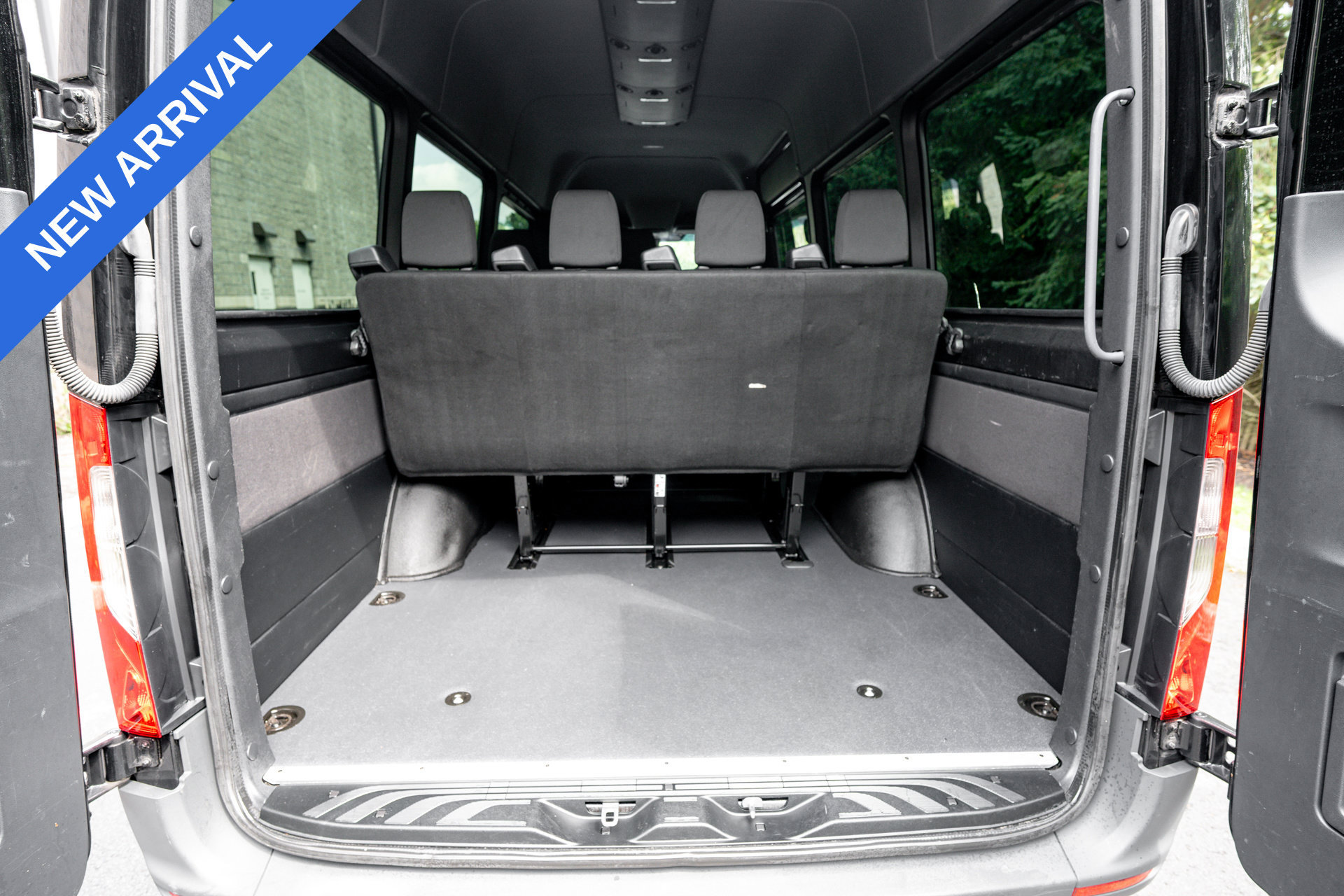 Used 2025 Mercedes-Benz Sprinter 2500 image 21