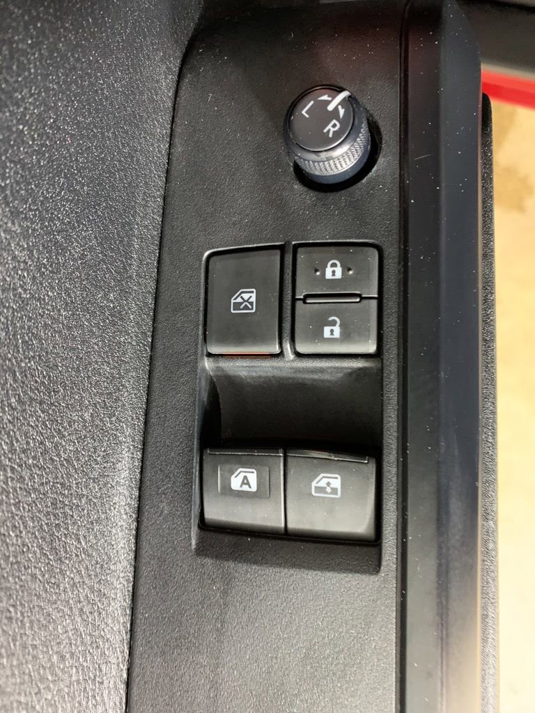 Used 2022 Toyota Tacoma SR RWD image 17
