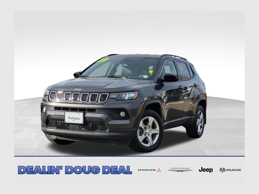 Used 2023 Jeep Compass Latitude image 1
