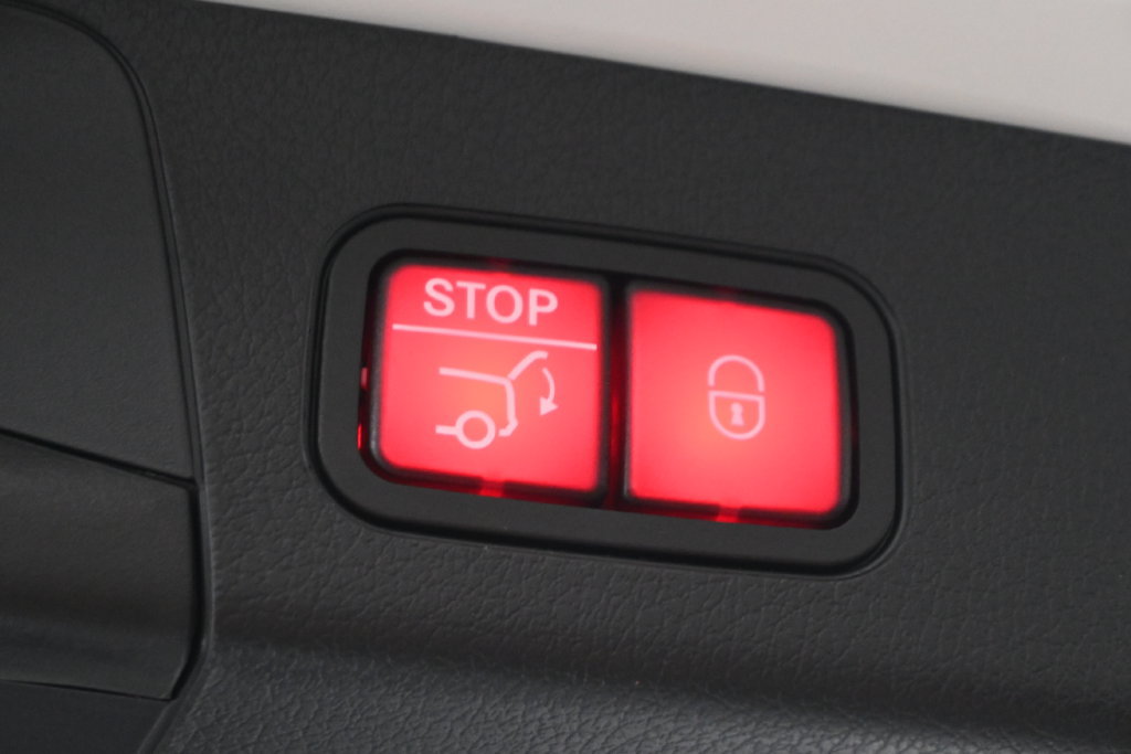 Certified 2026 Mercedes-Benz GLB 250 4MATIC image 37