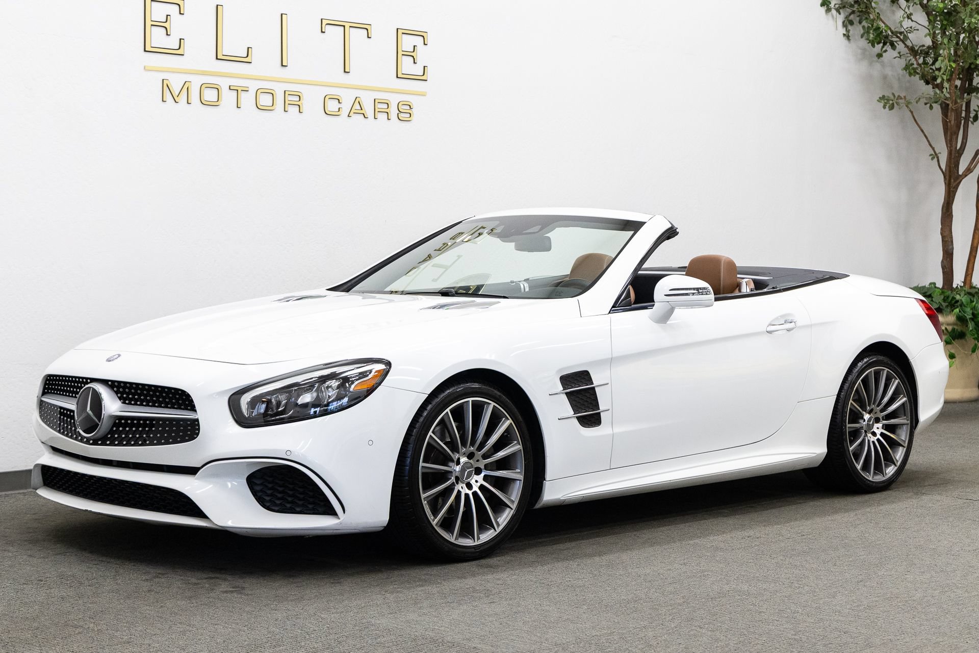 Used 2017 Mercedes-Benz SL 450 image 1