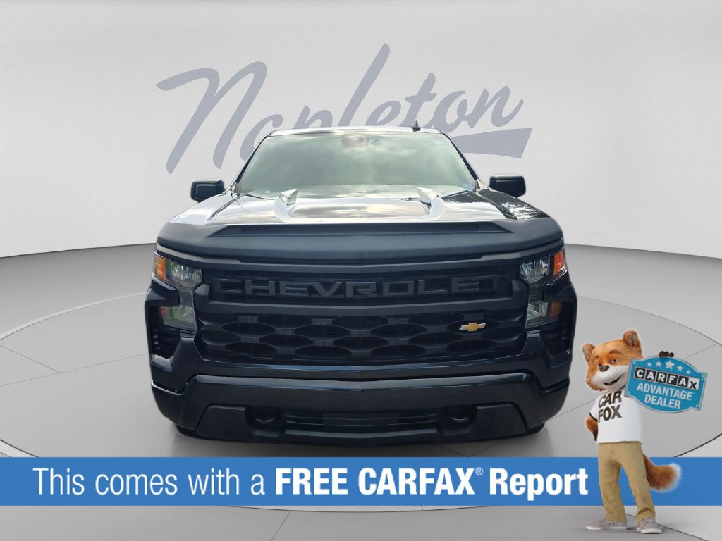 Used 2023 Chevrolet Silverado 1500 Custom RWD image 2