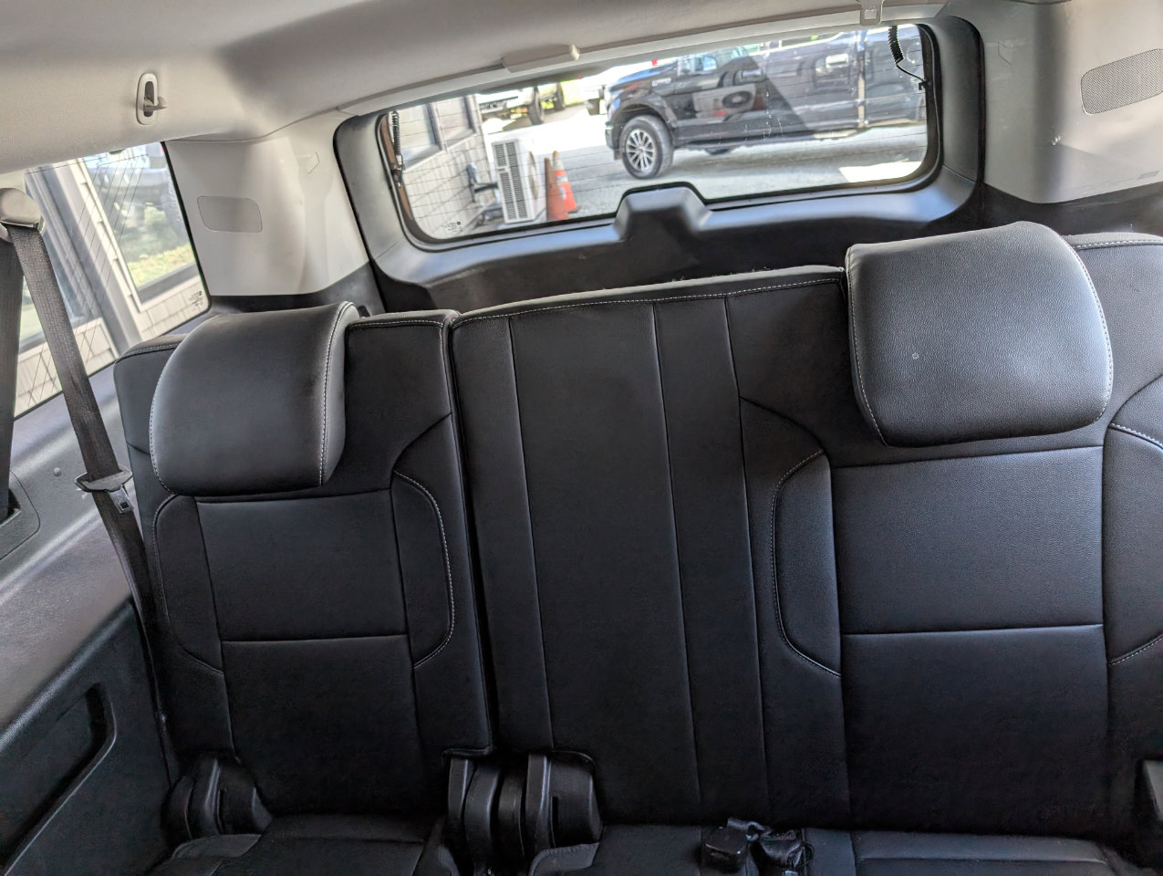Used 2018 Chevrolet Suburban LT image 19