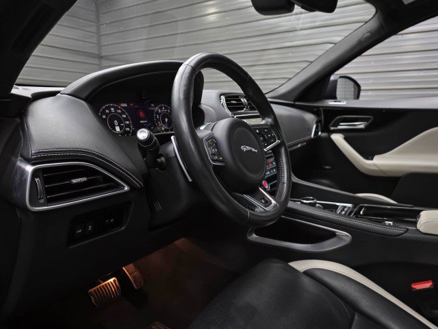 Used 2019 Jaguar F-PACE S AWD/4WD image 10