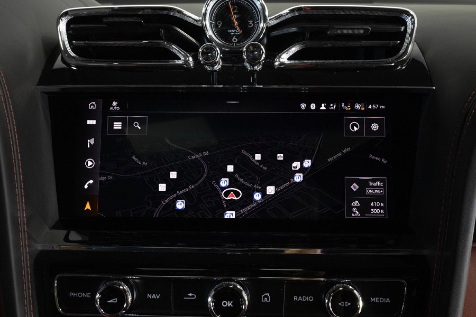 Used 2022 Bentley Bentayga AWD/4WD image 31