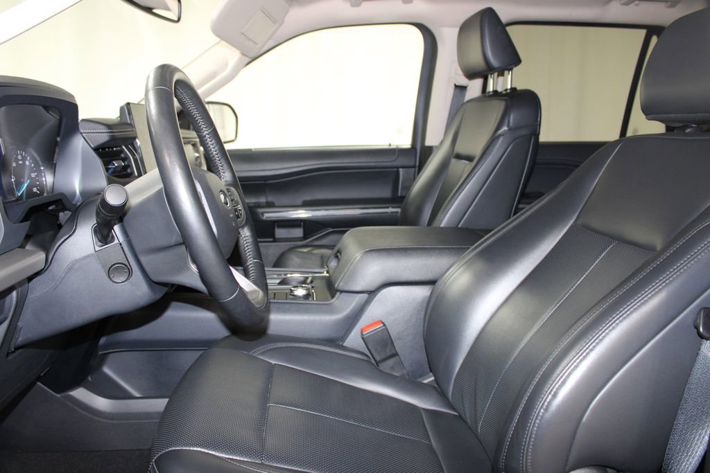 Used 2024 Ford Expedition XLT image 16