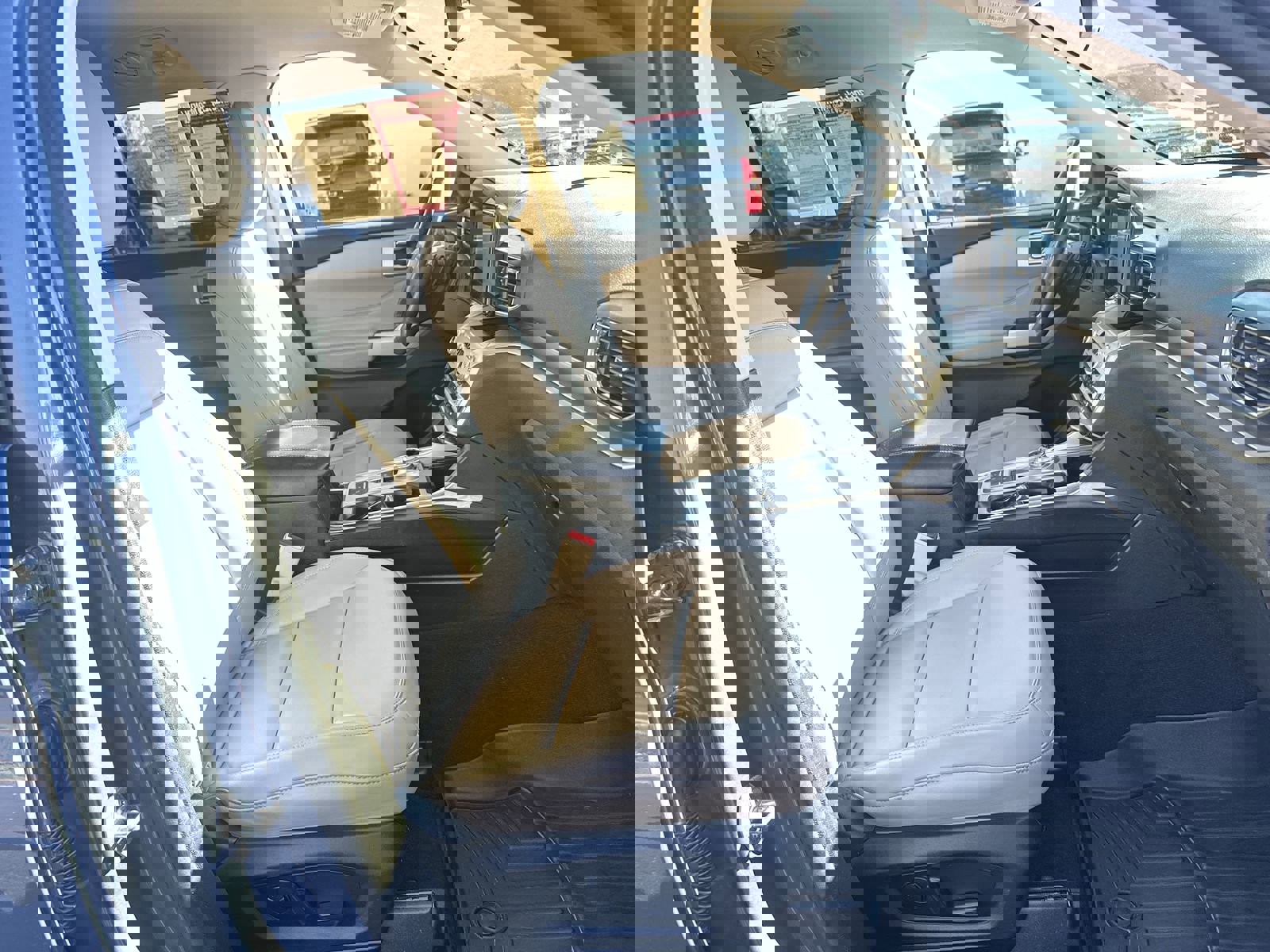 Used 2021 Ford Explorer XLT w/ Equipment Group 202A image 22