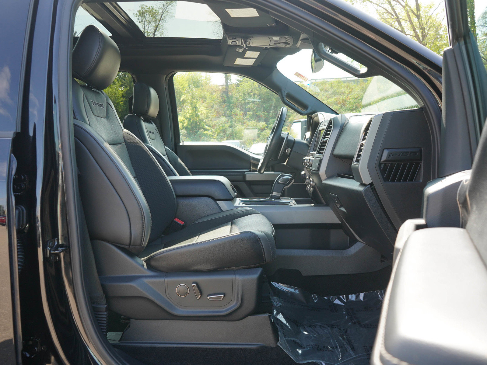 Used 2020 Ford F150 Raptor w/ Equipment Group 802A Luxury AWD/4WD image 11