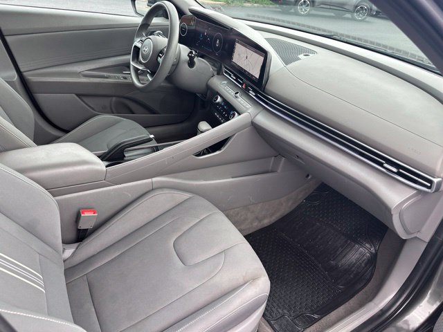 Used 2024 Hyundai Elantra SEL FWD image 19