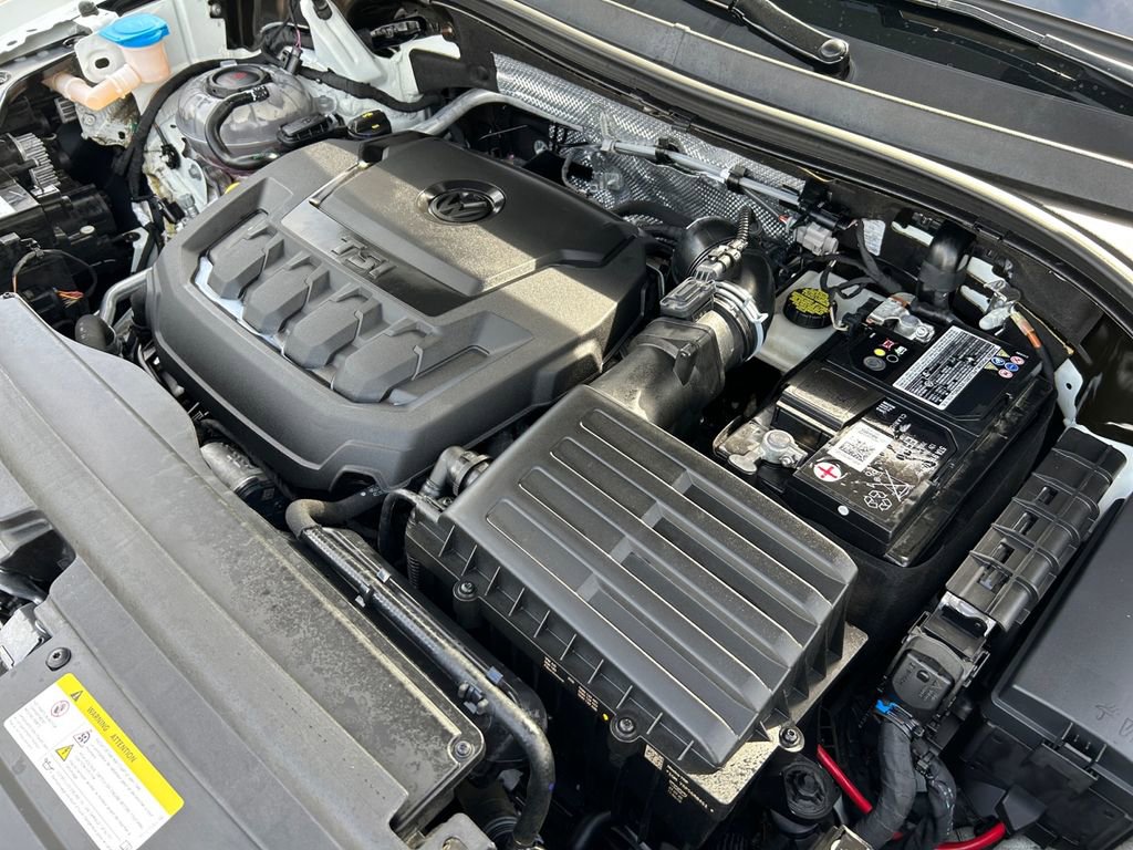 Used 2022 Volkswagen Tiguan SEL R-Line image 30