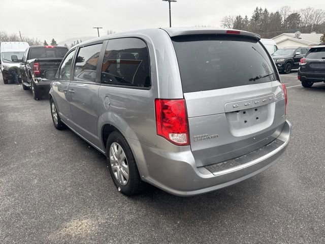 Certified 2019 Dodge Grand Caravan SE image 4