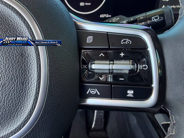 Used 2025 Kia Sorento SX FWD image 16