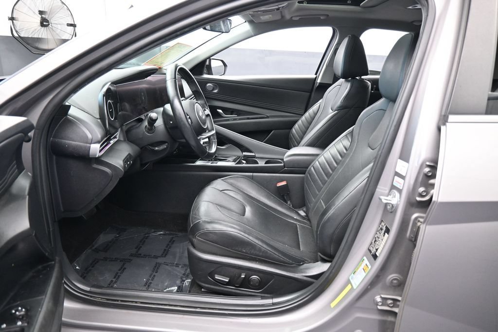 Used 2022 Hyundai Elantra Limited FWD image 10