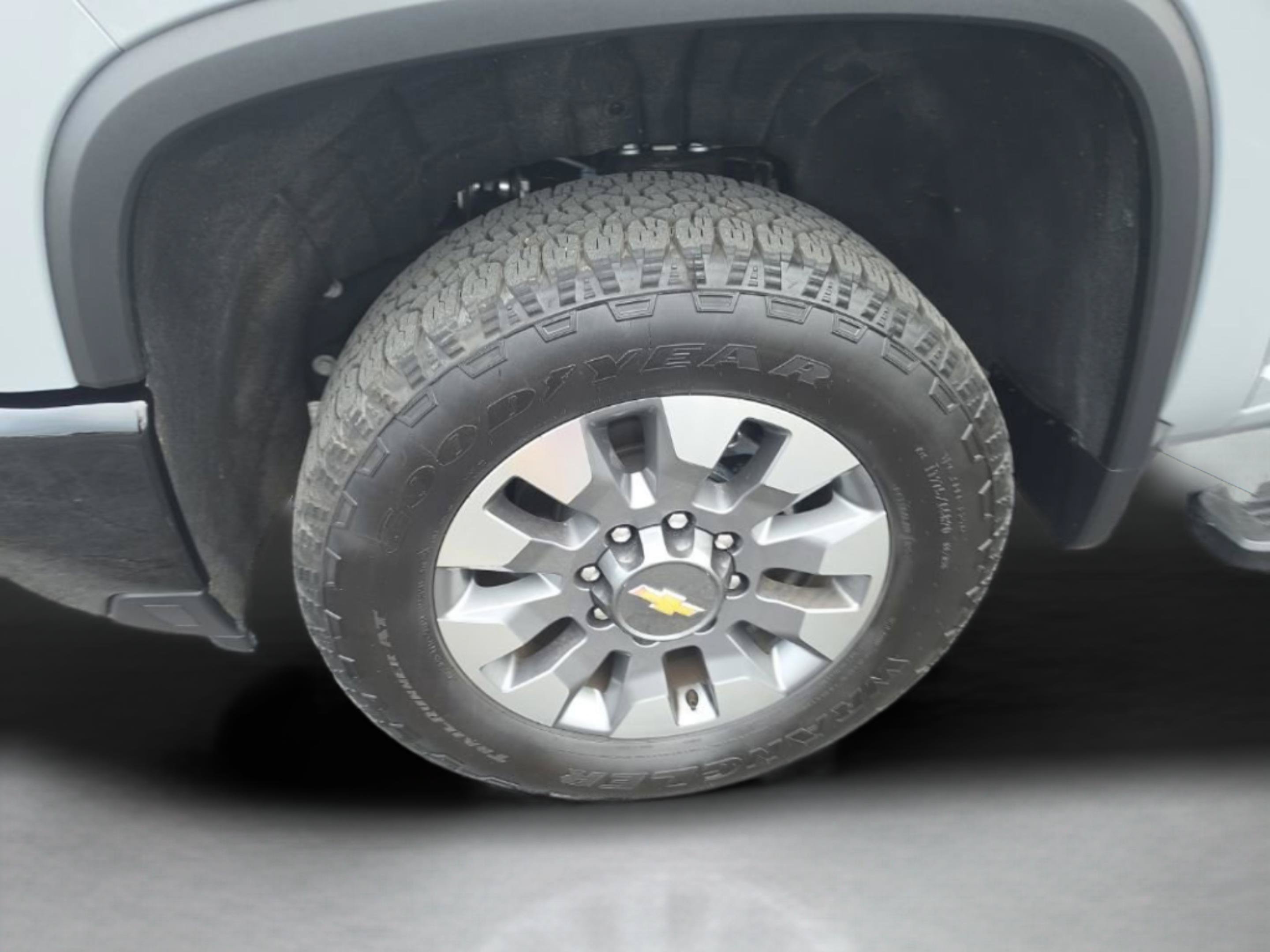 Used 2025 Chevrolet Silverado 2500 Custom w/ Custom Value Package AWD/4WD image 32
