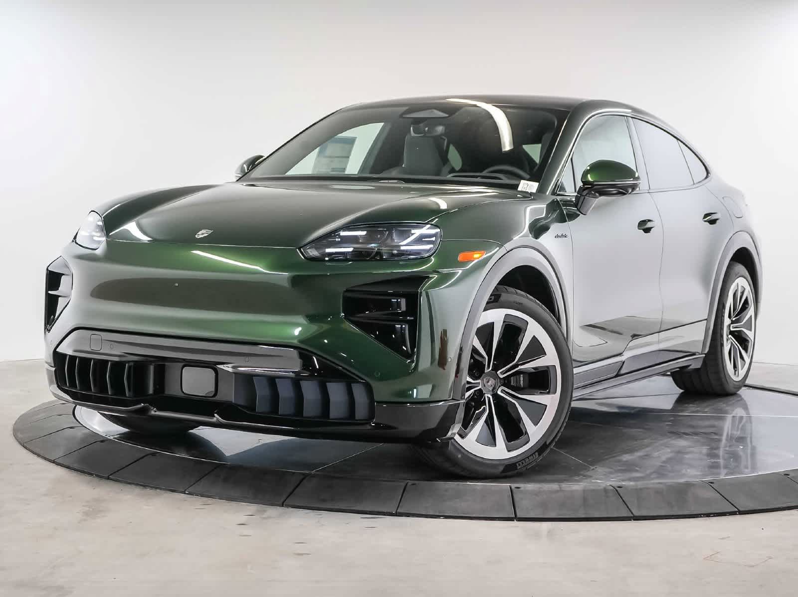 New 2026 Porsche Cayenne Turbo AWD/4WD image 1