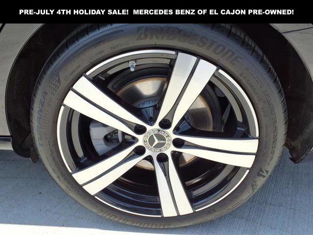 Used 2025 Mercedes-Benz C 300 4MATIC Sedan image 25
