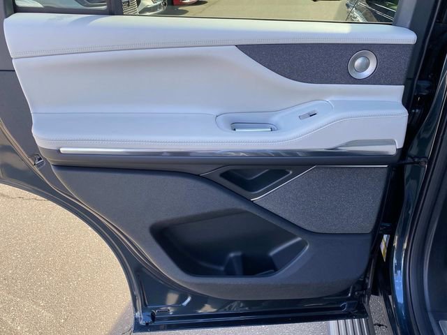 New 2026 Lincoln Navigator Reserve AWD/4WD image 9