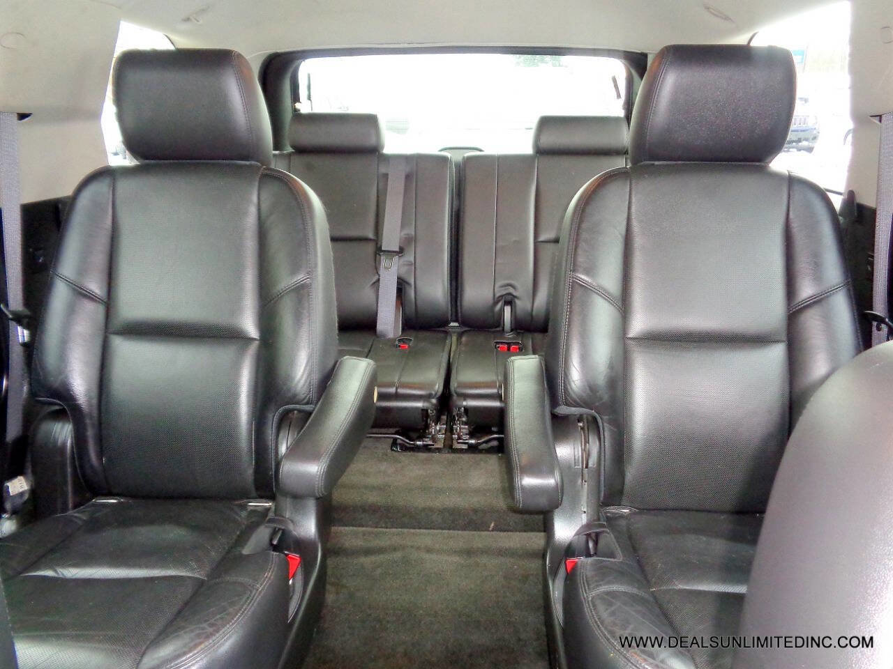 Used 2012 Cadillac Escalade Luxury image 19